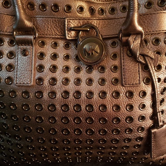 Michael Kors Very Unique Large Bag Pewter bag with Gun Metal rivets. - Picture 6 of 8